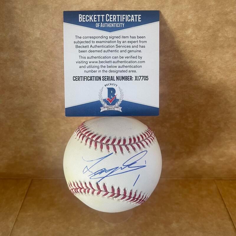 TSUY SHI NISHIOKA TWINS TWINS SIGNED AUTO M.L. BASEBALL BECKETT X17705