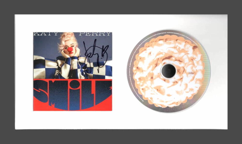 KATY PERRY SIGNED AUTOGRAPH SMILE FRAMED CD DISPLAY - PRISM, READY TO HANG!!