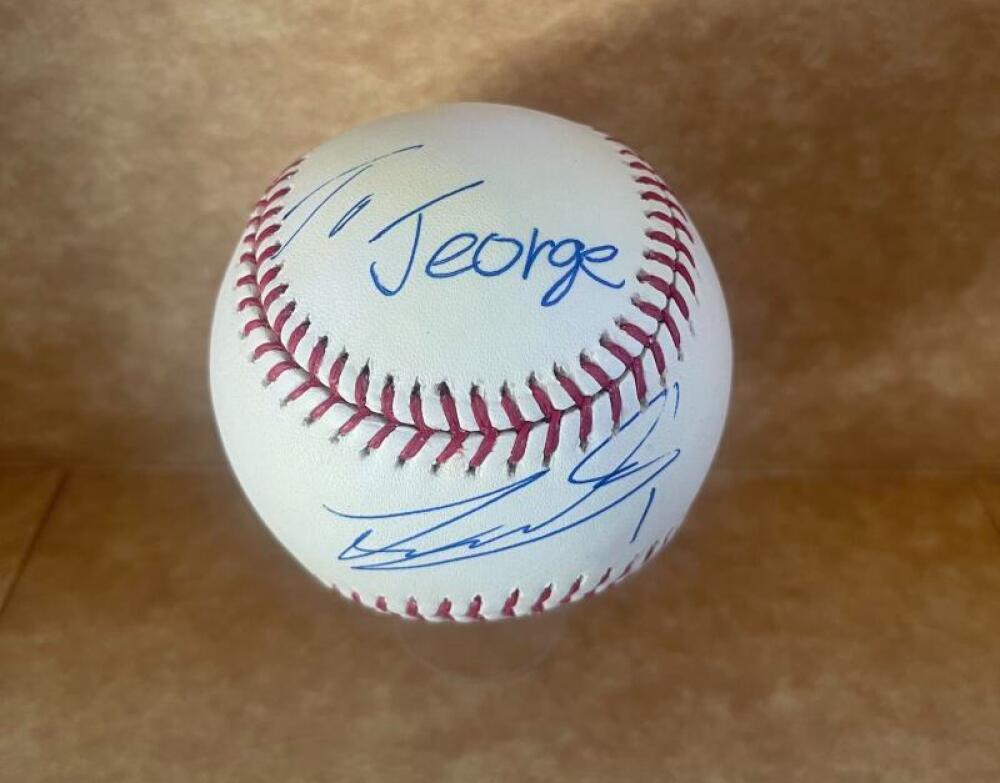 TSUY SHI NISHIOKA TWINS PERSONALIZED BECKETT AUTHENTICATED BECKETT X17706