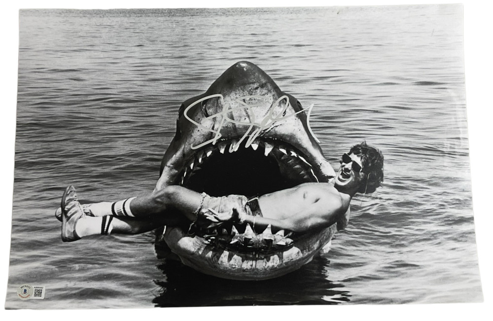 STEVEN SPIELBERG SIGNED 12X18 PHOTO JAWS AUTHENTIC AUTOGRAPH PROOF BECKETT COA