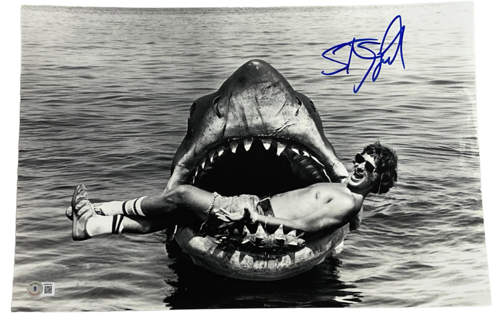 STEVEN SPIELBERG SIGNED 12X18 PHOTO JAWS AUTHENTIC AUTOGRAPH PROOF BECKETT COA