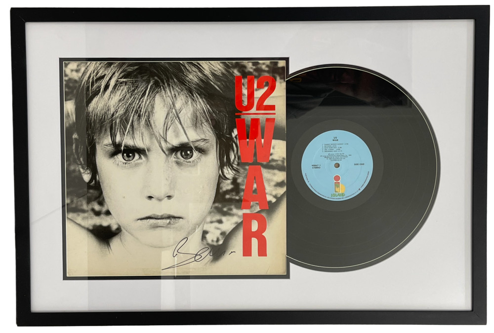 BONO SIGNED U2 WAR FRAMED ALBUM VINYL AUTHENTIC AUTOGRAPH PROOF PIC BECKETT LOA