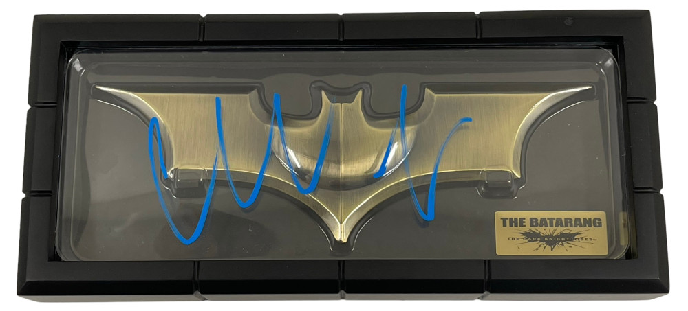 CHRISTIAN BALE SIGNED THE DARK KNIGHT RISES BATMAN BATARANG AUTOGRAPH BECKETT 11