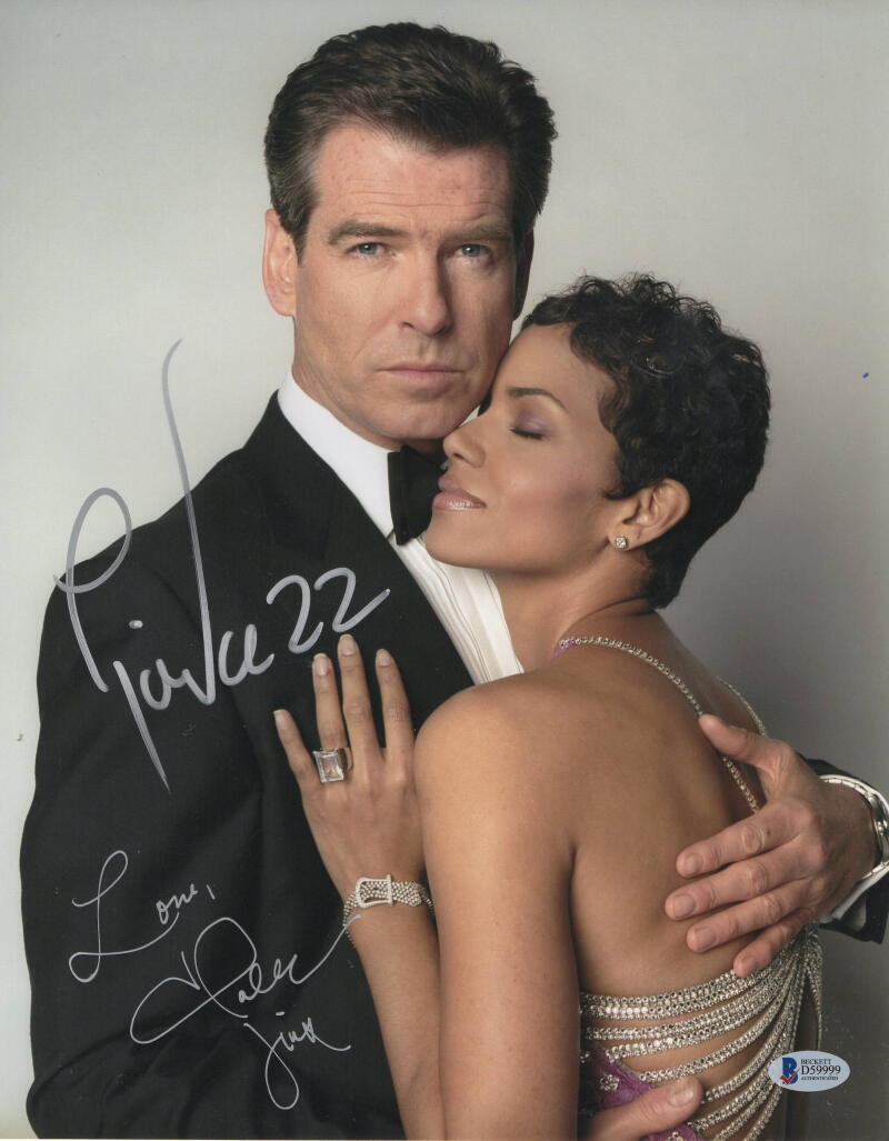 HALLE BERRY PIERCE BROSNAN SIGNED 11X14 PHOTO JAMES BOND DIE ANOTHER DAY BECKETT