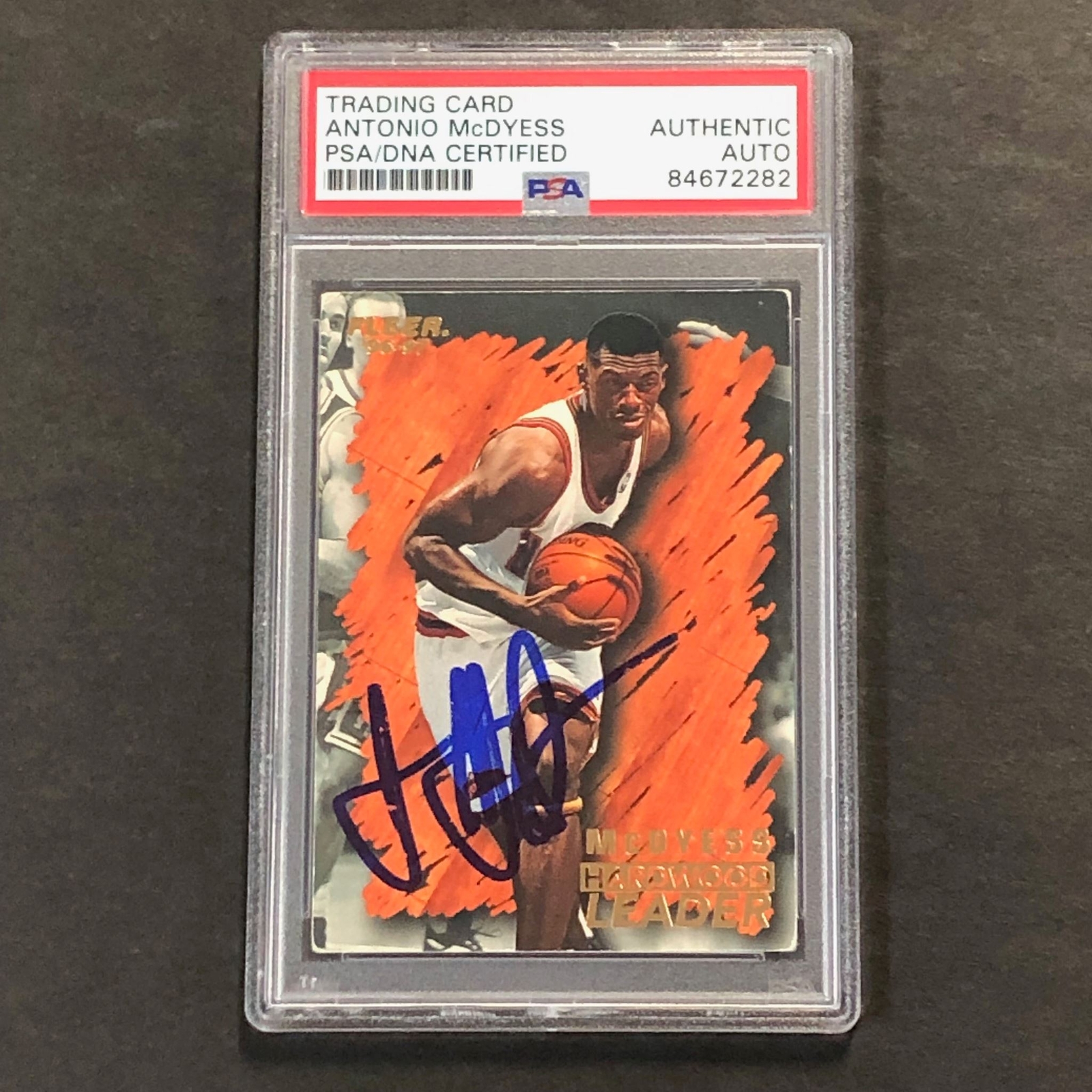 1996-97 Fleer Hardwood Leaders #126 Antonio McDyess Signed Card PSA Slabbed Nugg