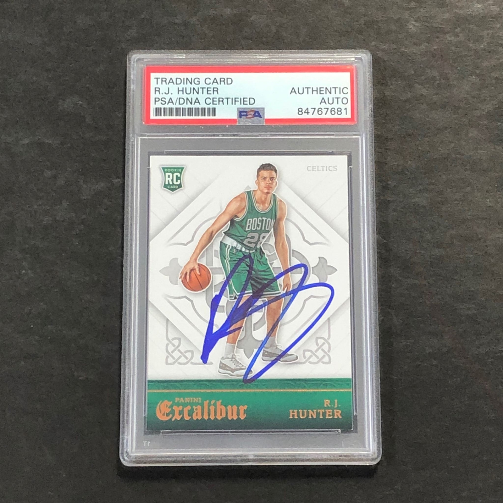 2015-16 Panini Excalibur #185 R.J. Hunter Signed Card AUTO PSA/DNA Slabbed RC He