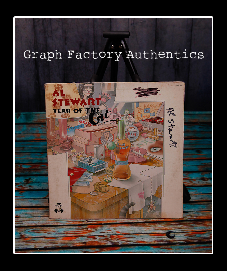 AL STEWART *YEAR OF THE CAT* SIGNED RECORD ALBUM AD8 COA GFA PROOF! COLLECTIBLE MEMORABILIA