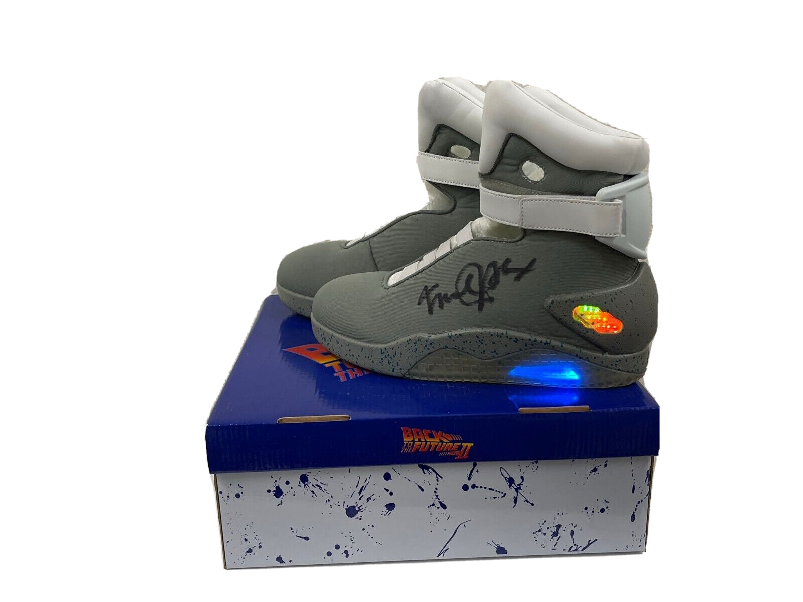 MICHAEL J FOX SIGNED BACK TO THE FUTURE SNEAKERS AUTHENTIC AUTOGRAPH BECKETT 17