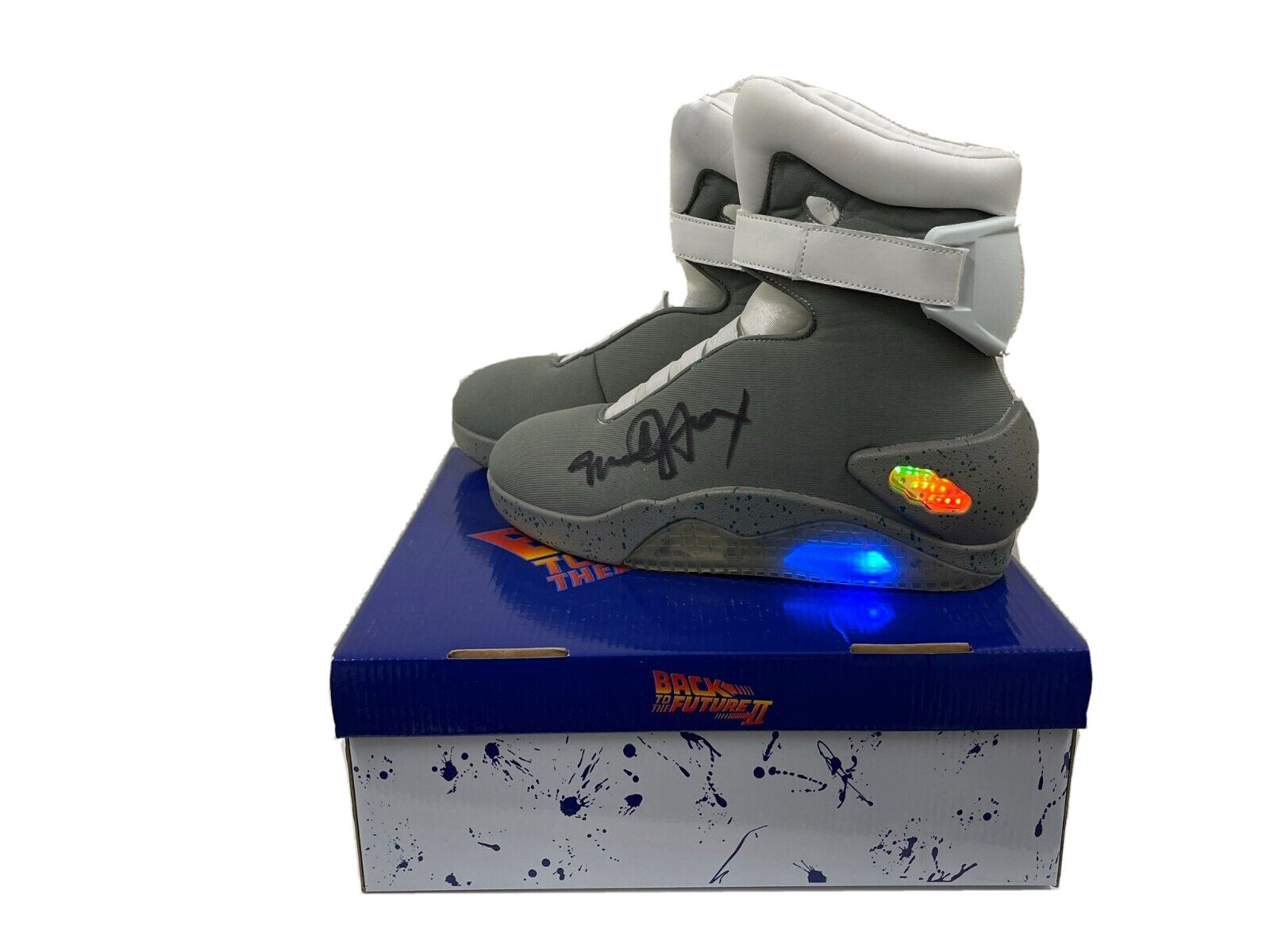 MICHAEL J FOX SIGNED BACK TO THE FUTURE SNEAKERS AUTHENTIC AUTOGRAPH BECKETT 26