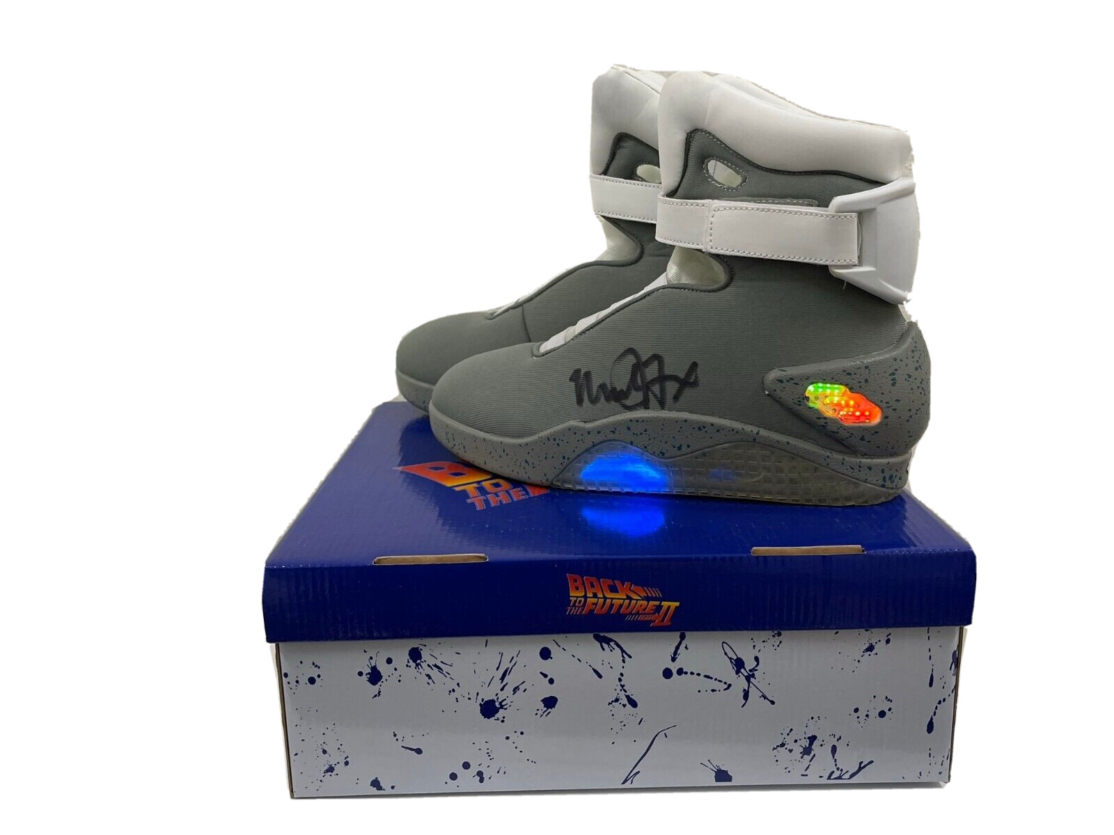 MICHAEL J FOX SIGNED BACK TO THE FUTURE SNEAKERS AUTHENTIC AUTOGRAPH BECKETT 27