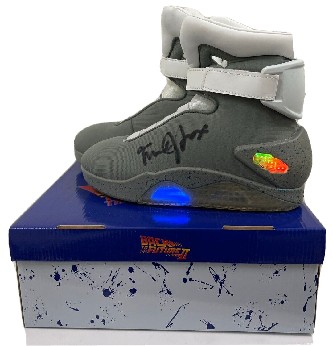 MICHAEL J FOX SIGNED BACK TO THE FUTURE SNEAKERS AUTHENTIC AUTOGRAPH BECKETT 32