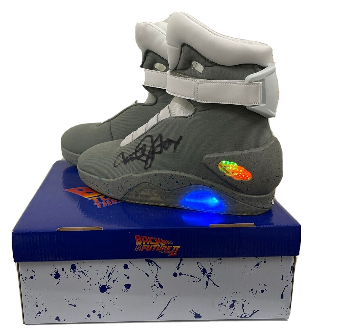 MICHAEL J FOX SIGNED BACK TO THE FUTURE SNEAKERS AUTHENTIC AUTOGRAPH BECKETT 38