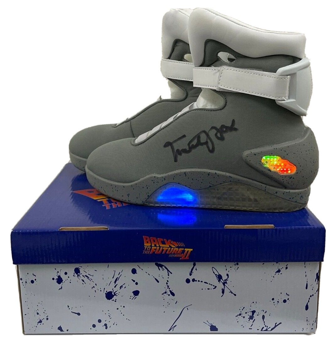 MICHAEL J FOX SIGNED BACK TO THE FUTURE SNEAKERS AUTHENTIC AUTOGRAPH BECKETT 44