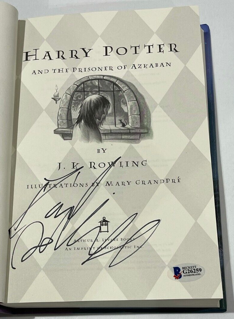 DANIEL RADCLIFFE SIGNED HARRY POTTER AND THE PRISONER OF AZKABAN BOOK BECKETT 25