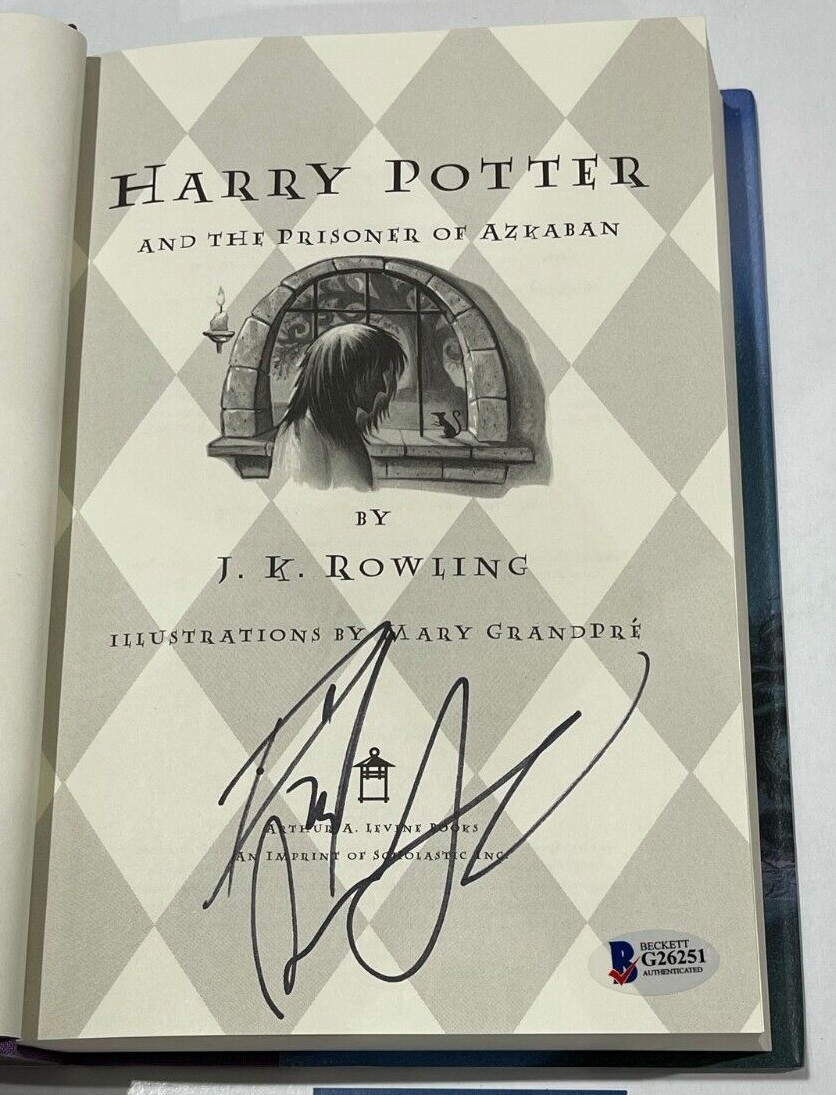 DANIEL RADCLIFFE SIGNED HARRY POTTER AND THE PRISONER OF AZKABAN BOOK BECKETT 26