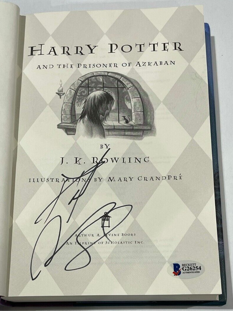 DANIEL RADCLIFFE SIGNED HARRY POTTER AND THE PRISONER OF AZKABAN BOOK BECKETT 28