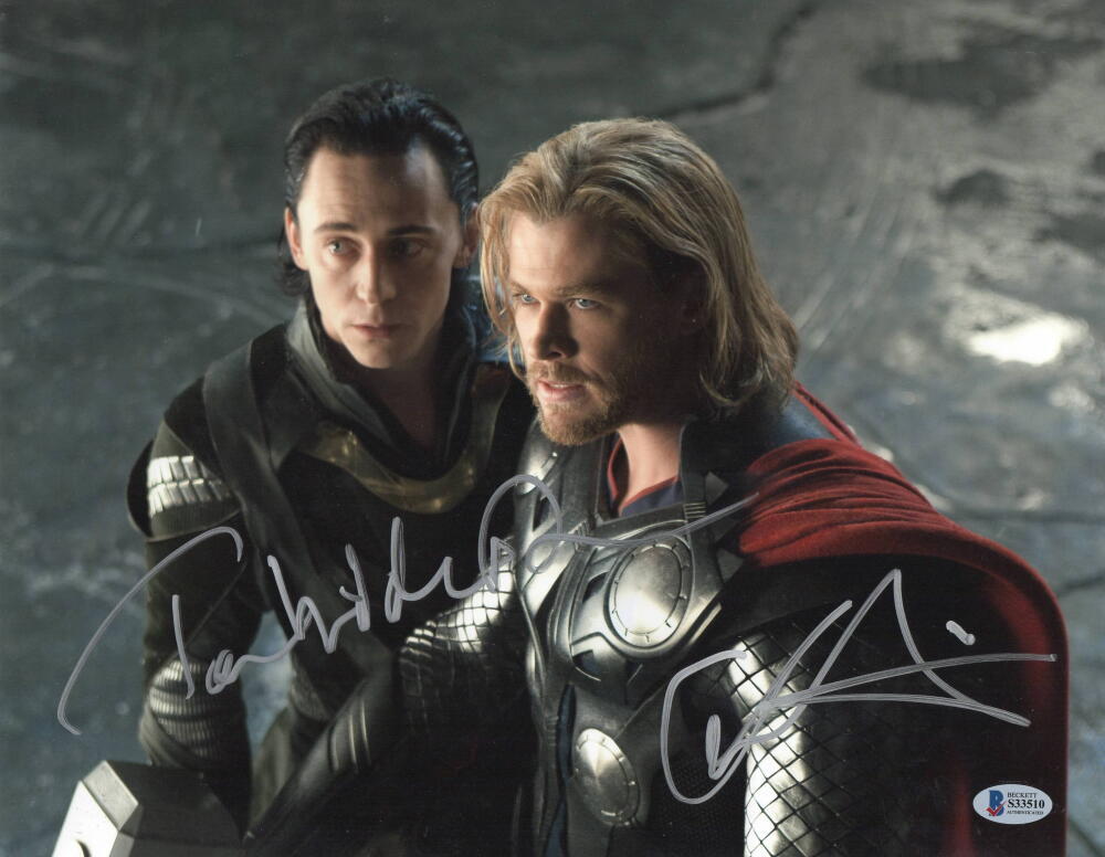 TOM HIDDLESTON CHRIS HEMSWORTH SIGNED 11X14 PHOTO MARVEL AUTOGRAPH BECKETT LOA 3