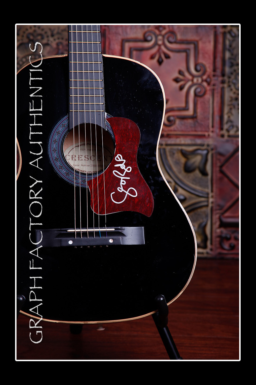 **GFA Stompa *SERENA RYDER* Signed Acoustic Guitar S2 PROOF COA**