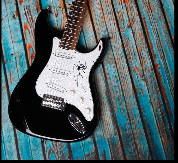 GFA Run-D.M.C. Group * DARYL McDANIELS * Signed Electric Guitar PROOF COA