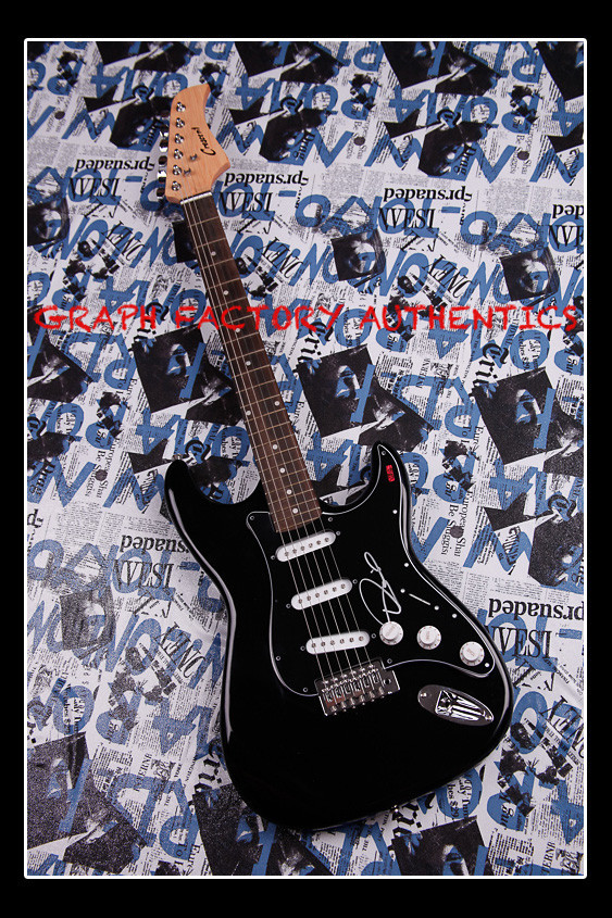 GFA Country Superstar * DAVID NAIL * Signed Electric Guitar COA