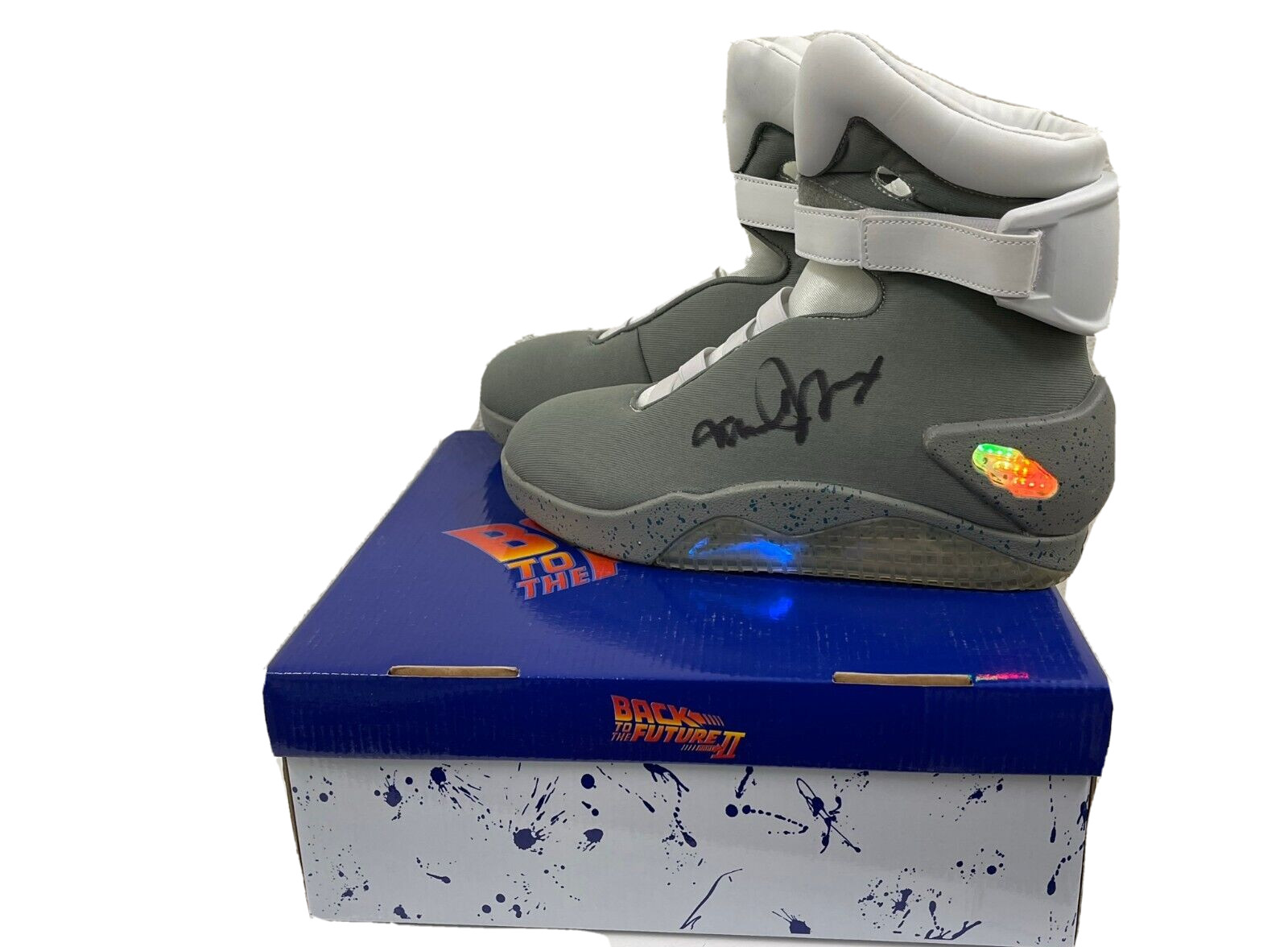 MICHAEL J FOX SIGNED BACK TO THE FUTURE SNEAKERS AUTHENTIC AUTOGRAPH BECKETT 7