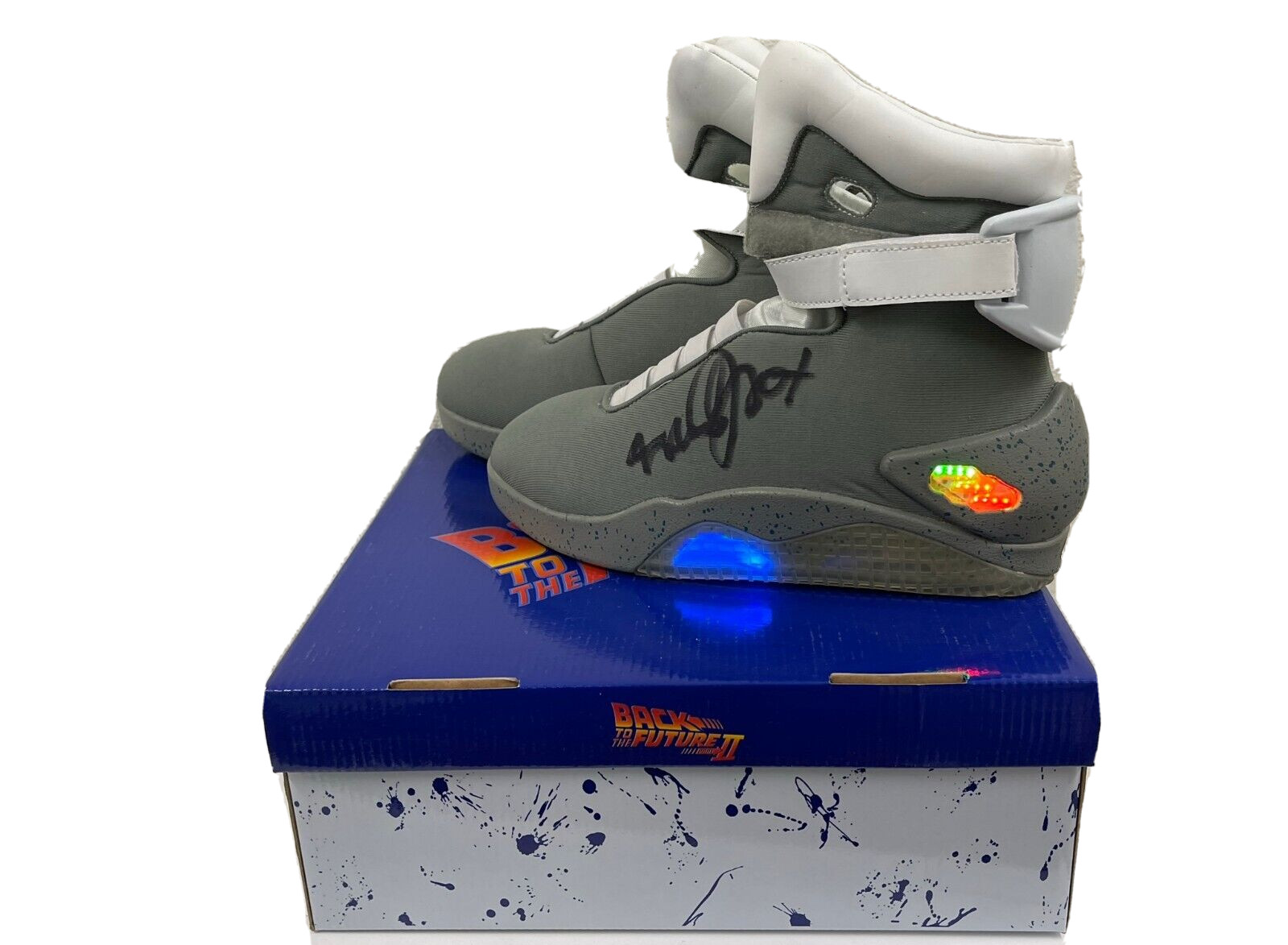 MICHAEL J FOX SIGNED BACK TO THE FUTURE SNEAKERS AUTHENTIC AUTOGRAPH BECKETT 8
