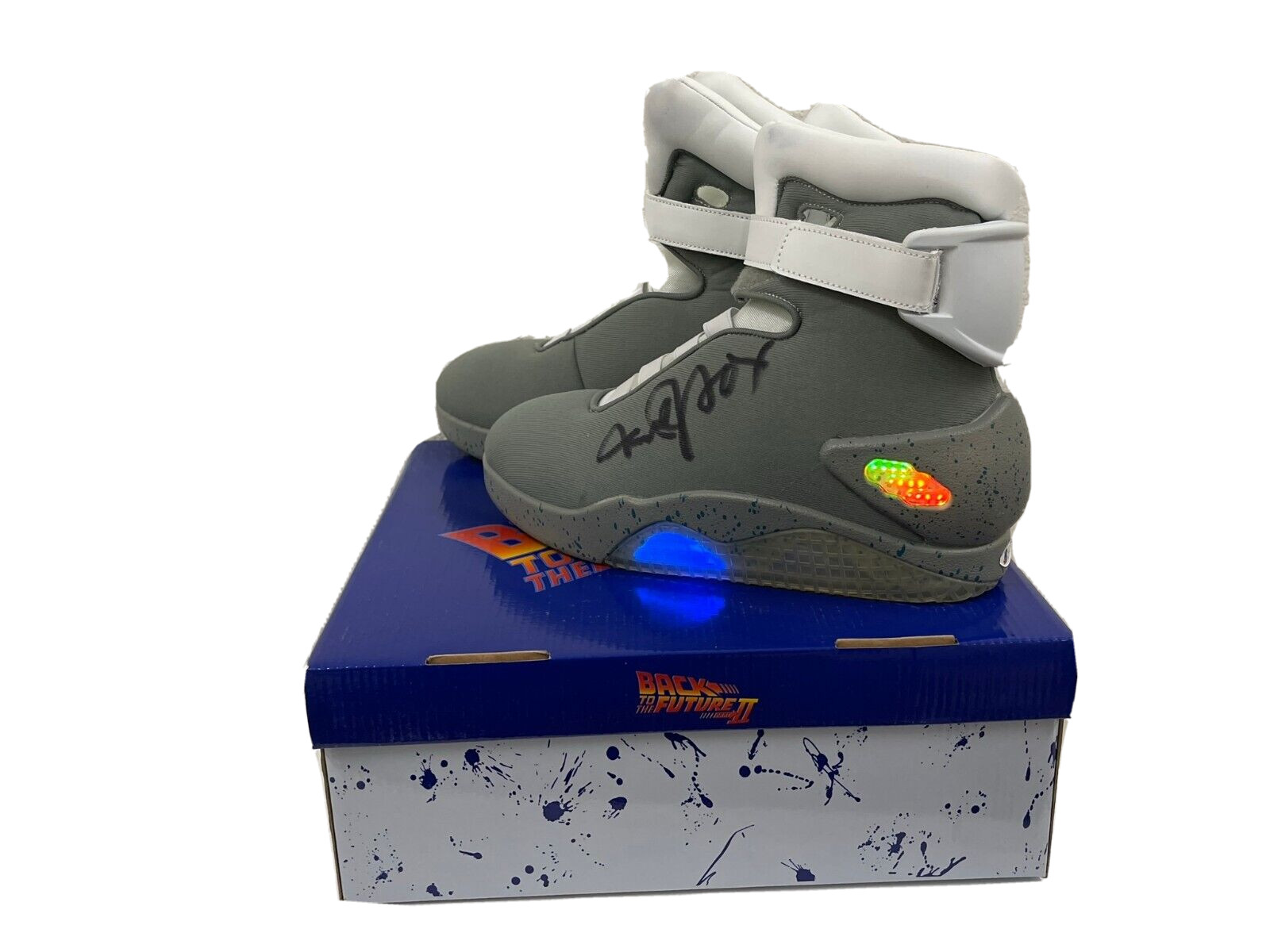 MICHAEL J FOX SIGNED BACK TO THE FUTURE SNEAKERS AUTHENTIC AUTOGRAPH BECKETT 14