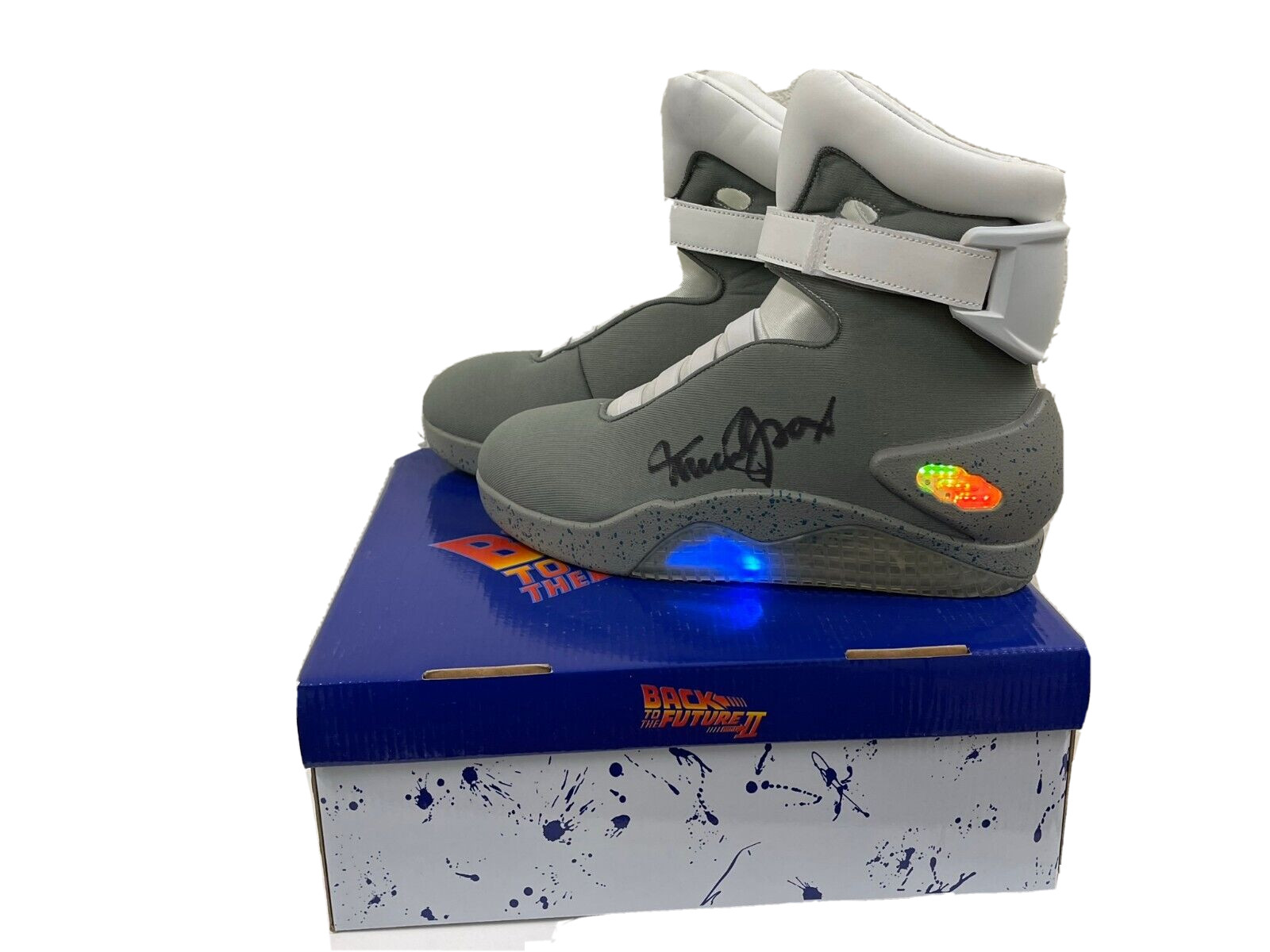 MICHAEL J FOX SIGNED BACK TO THE FUTURE SNEAKERS AUTHENTIC AUTOGRAPH BECKETT 19