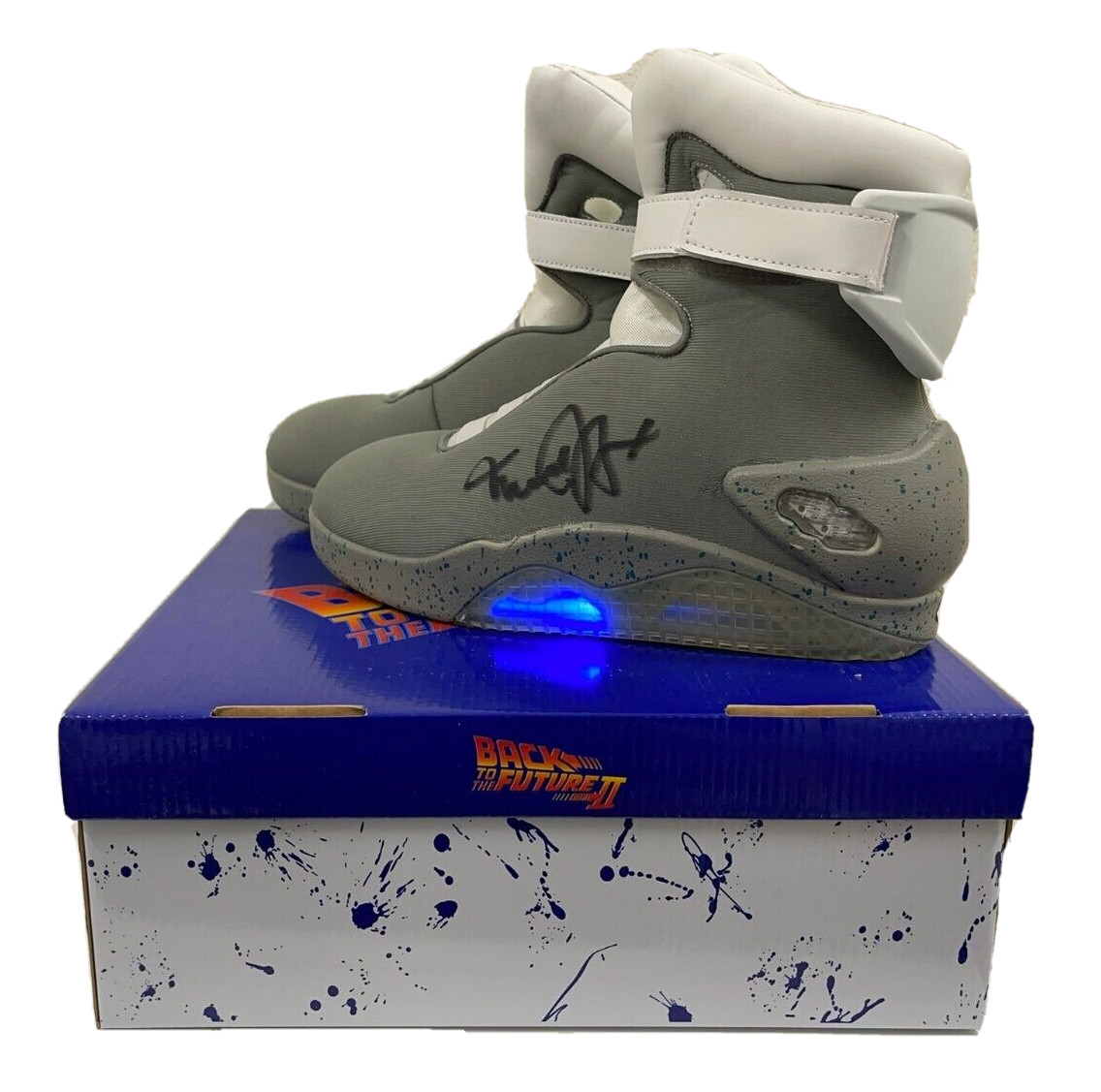 MICHAEL J FOX SIGNED BACK TO THE FUTURE SNEAKERS AUTHENTIC AUTOGRAPH BECKETT 34