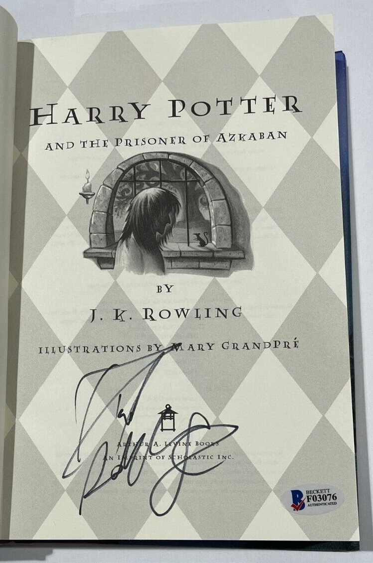DANIEL RADCLIFFE SIGNED HARRY POTTER AND THE PRISONER OF AZKABAN BOOK BECKETT 19