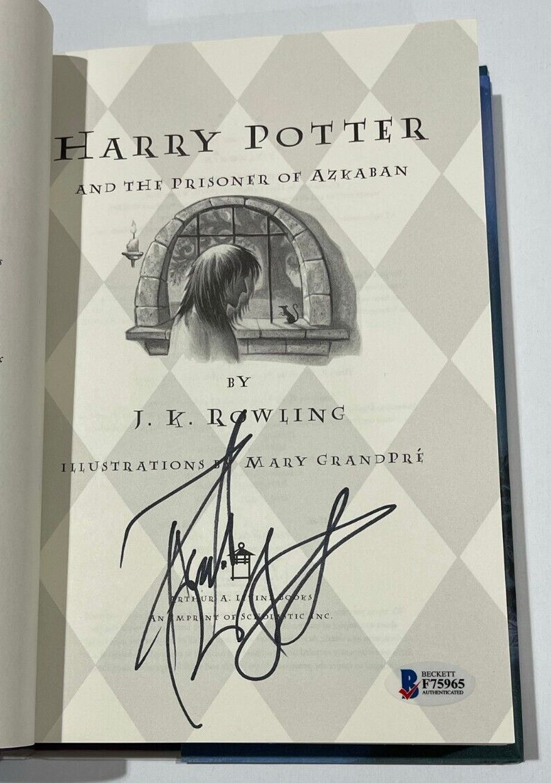 DANIEL RADCLIFFE SIGNED HARRY POTTER AND THE PRISONER OF AZKABAN BOOK BECKETT 22