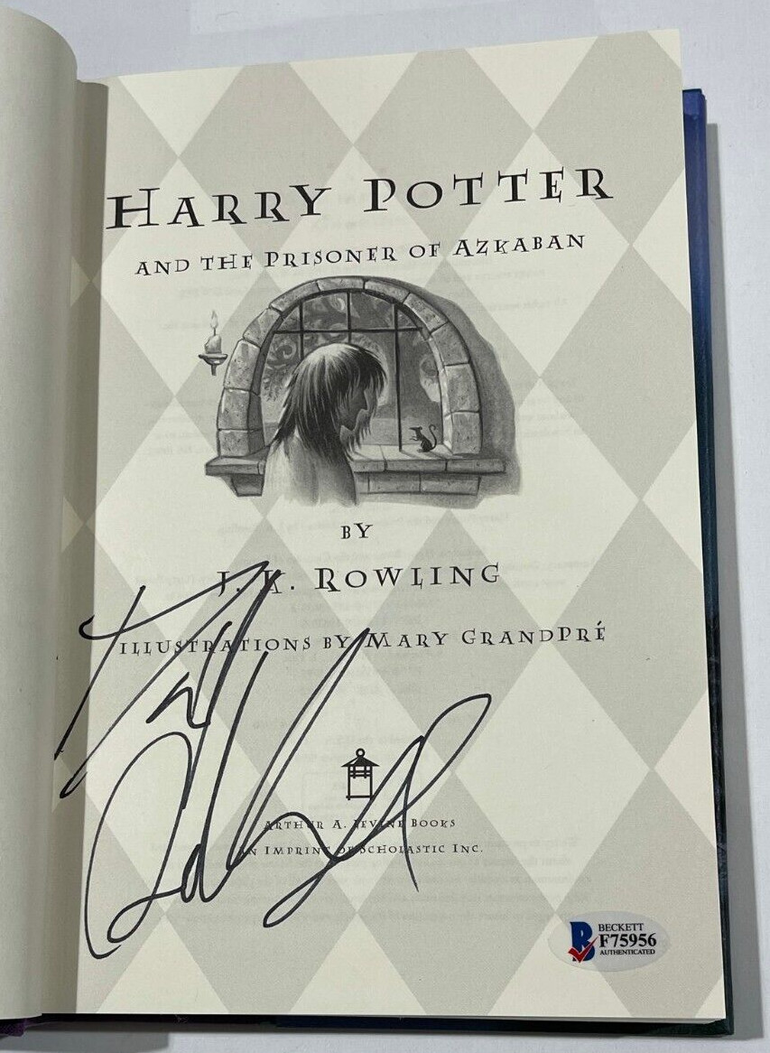 DANIEL RADCLIFFE SIGNED HARRY POTTER AND THE PRISONER OF AZKABAN BOOK BECKETT 24