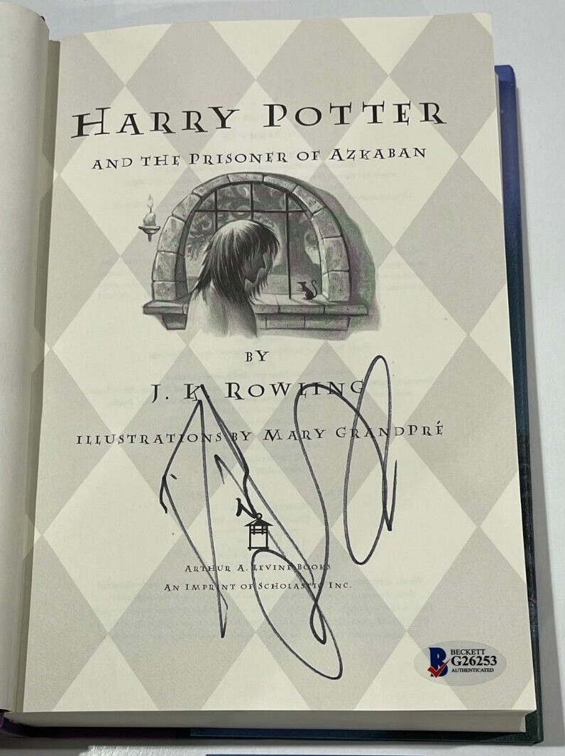 DANIEL RADCLIFFE SIGNED HARRY POTTER AND THE PRISONER OF AZKABAN BOOK BECKETT 29
