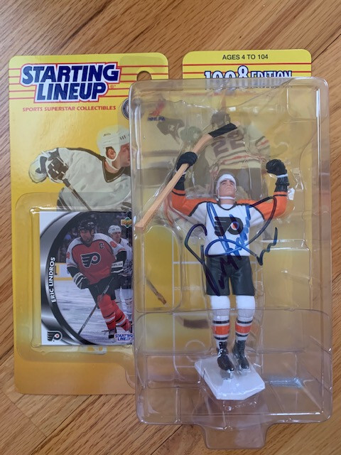 ERIC LINDROS HAND SIGNED 1998 HOCKEY STARTING LINE UP TOY+JSA WITH HOLDER