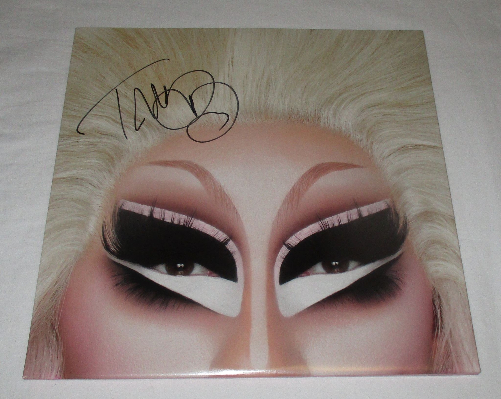 TRIXIE MATTEL SIGNED THE BLONDE & PINK ALBUMS VINYL RECORD JSA COLLECTIBLE MEMORABILIA