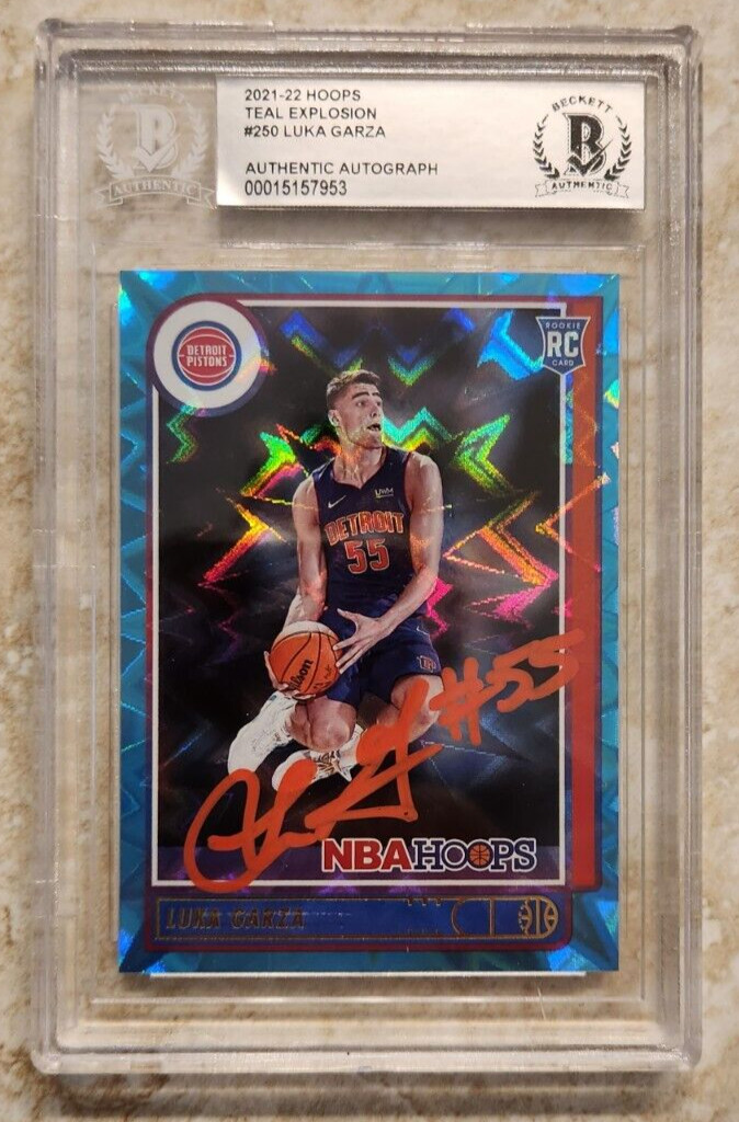Luka Garza Signed 2021-22 Hoops Card Beckett Encapsulation Rookie Teal Explosion