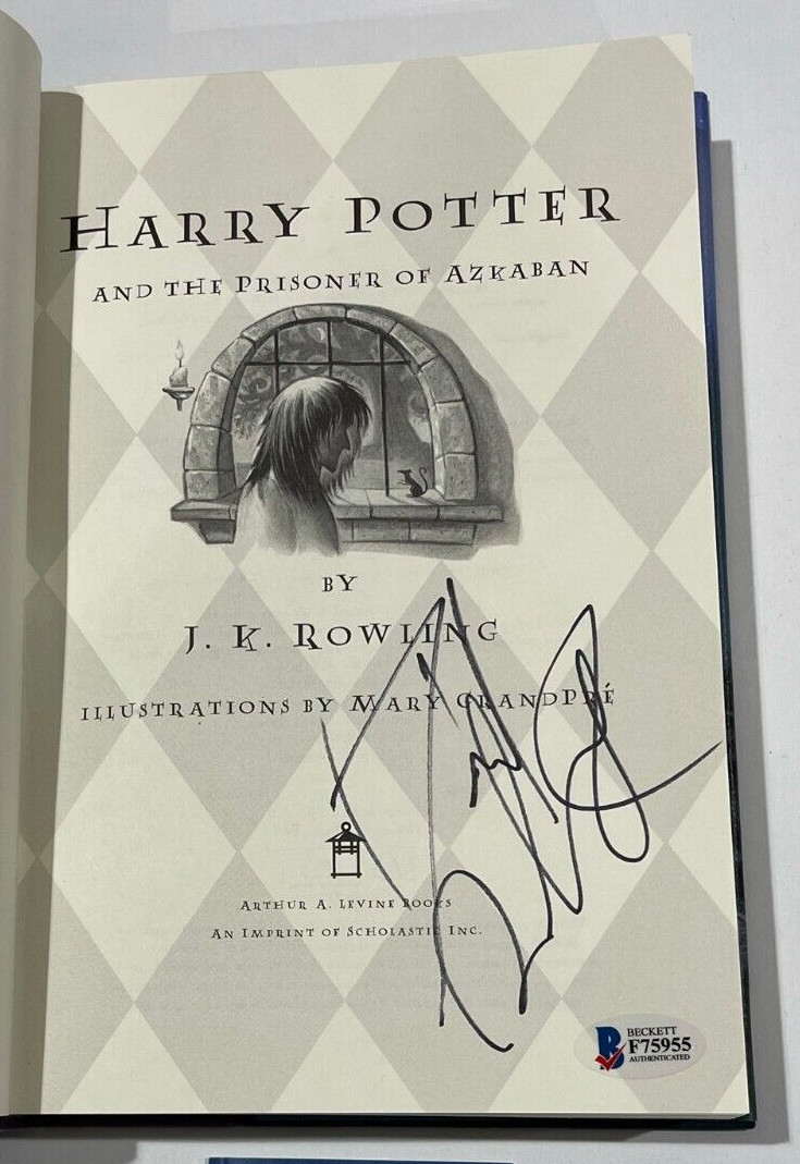 DANIEL RADCLIFFE SIGNED HARRY POTTER AND THE PRISONER OF AZKABAN BOOK BECKETT 8