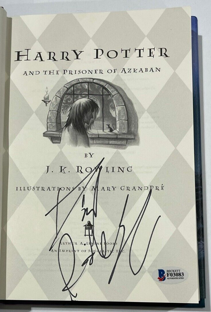 DANIEL RADCLIFFE SIGNED HARRY POTTER AND THE PRISONER OF AZKABAN BOOK BECKETT 12