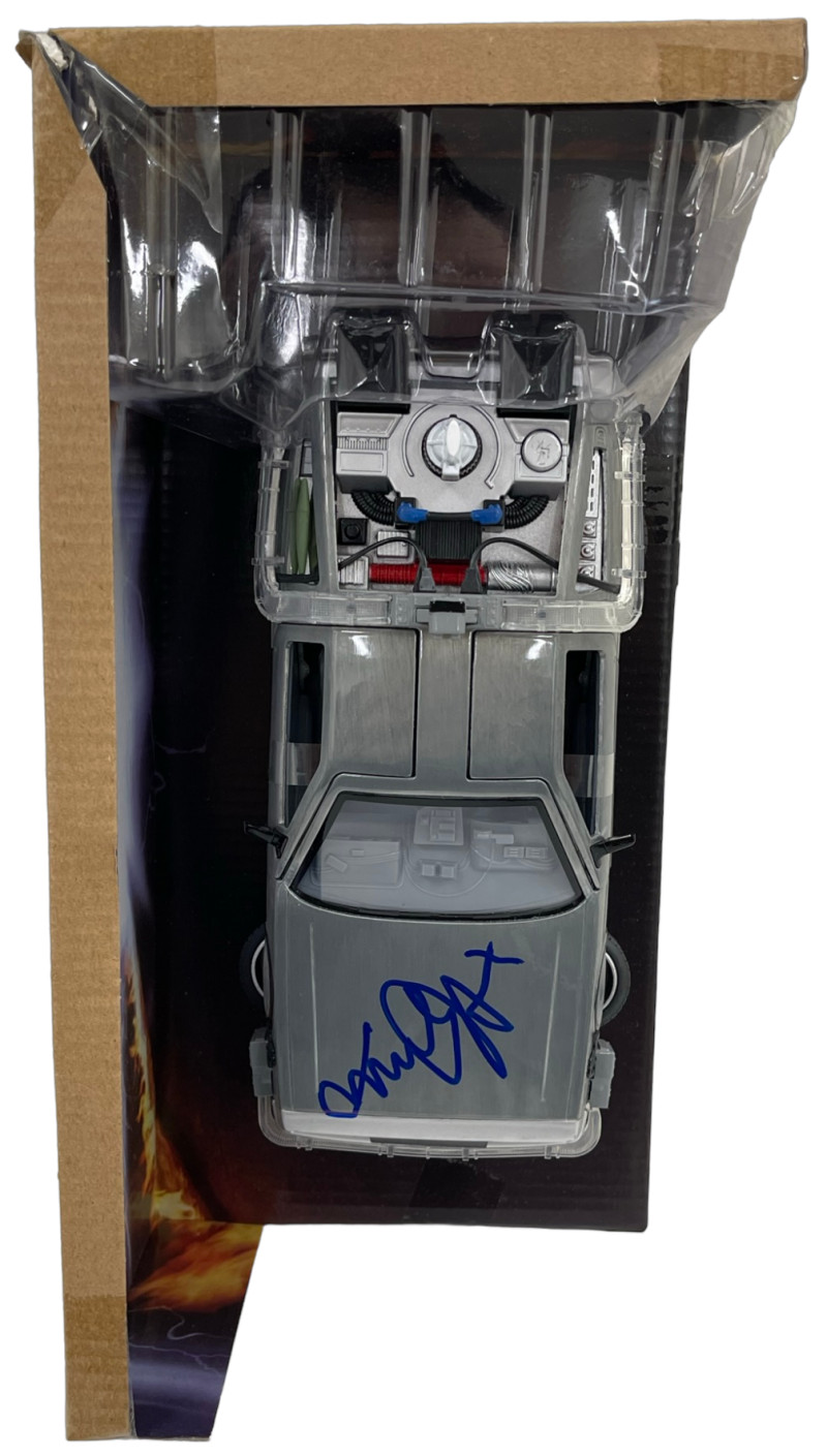 MICHAEL J FOX SIGNED BACK TO THE FUTURE 1:24 DELOREAN DIECAST BECKETT COA
