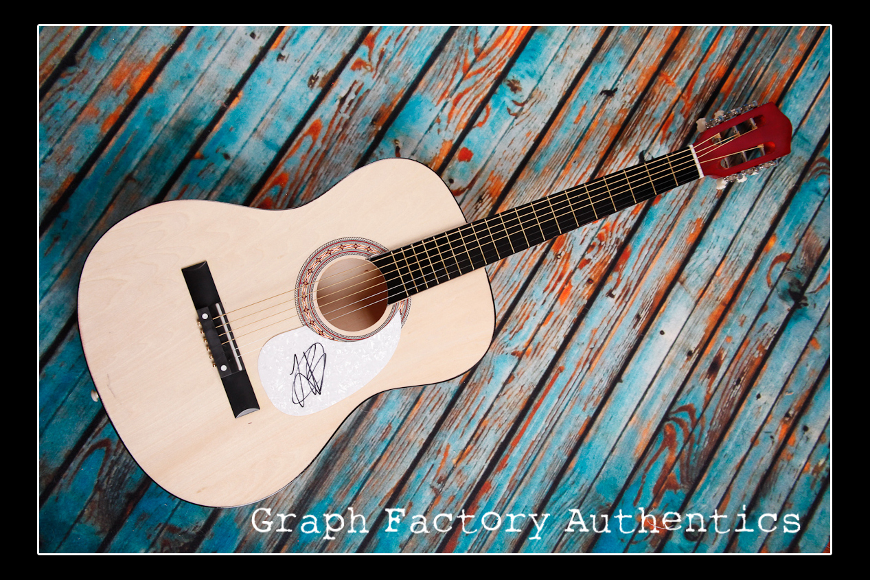 **GFA LIGHTNING BOLT *JAKE BUGG* SIGNED ACOUSTIC GUITAR MH1 COA** COLLECTIBLE MEMORABILIA