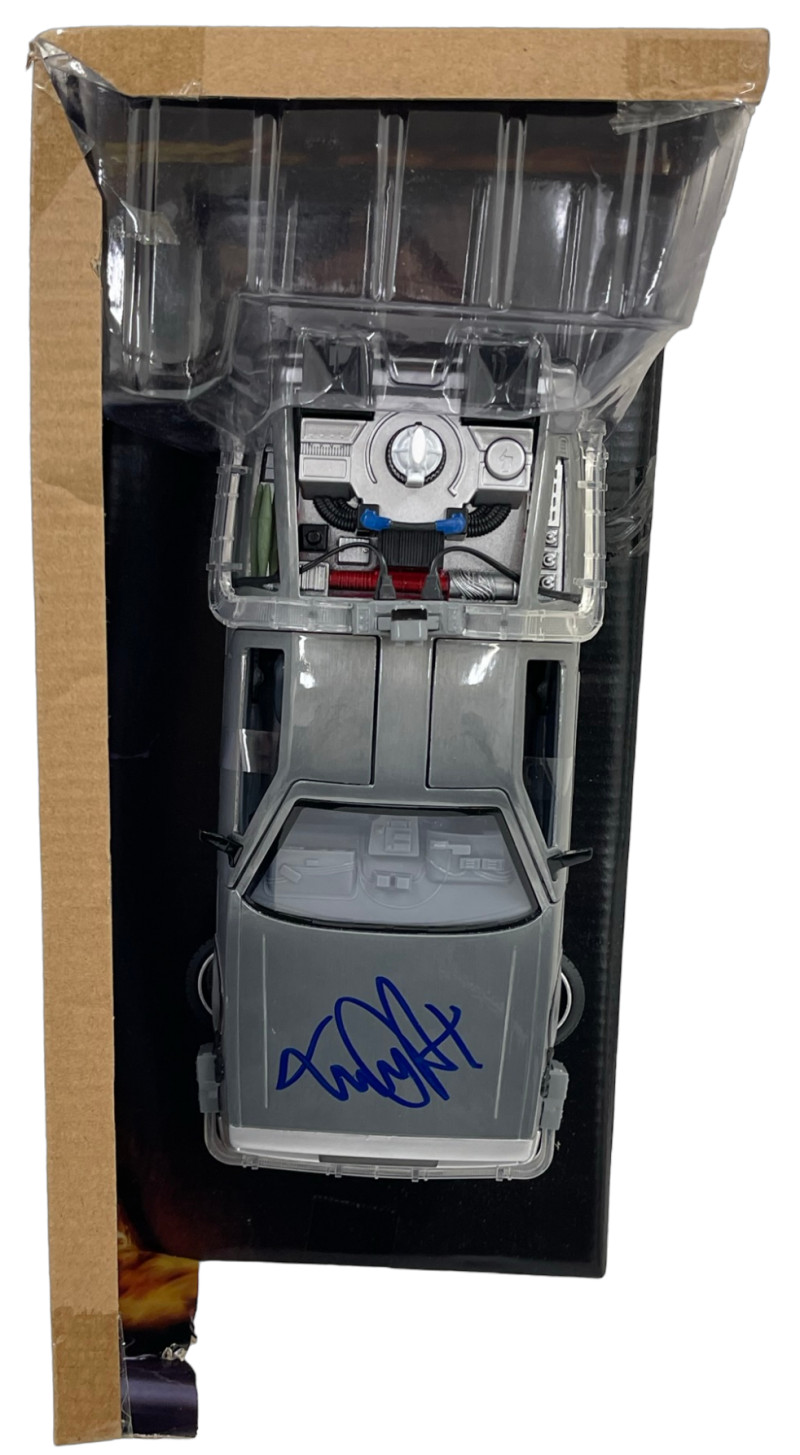 MICHAEL J FOX SIGNED BACK TO THE FUTURE 1:24 DELOREAN DIECAST BECKETT COA
