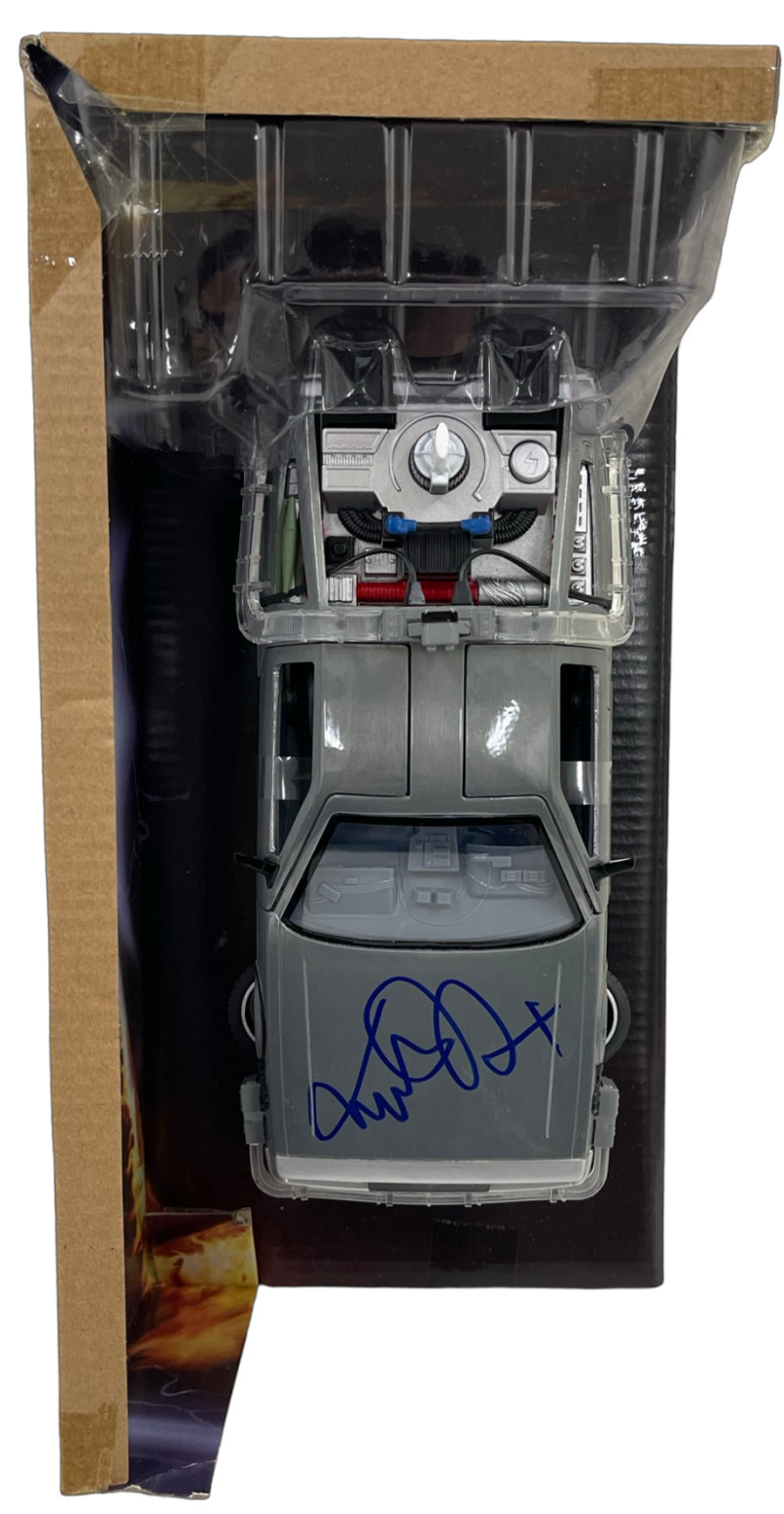 MICHAEL J FOX SIGNED BACK TO THE FUTURE 1:24 DELOREAN DIECAST BECKETT COA
