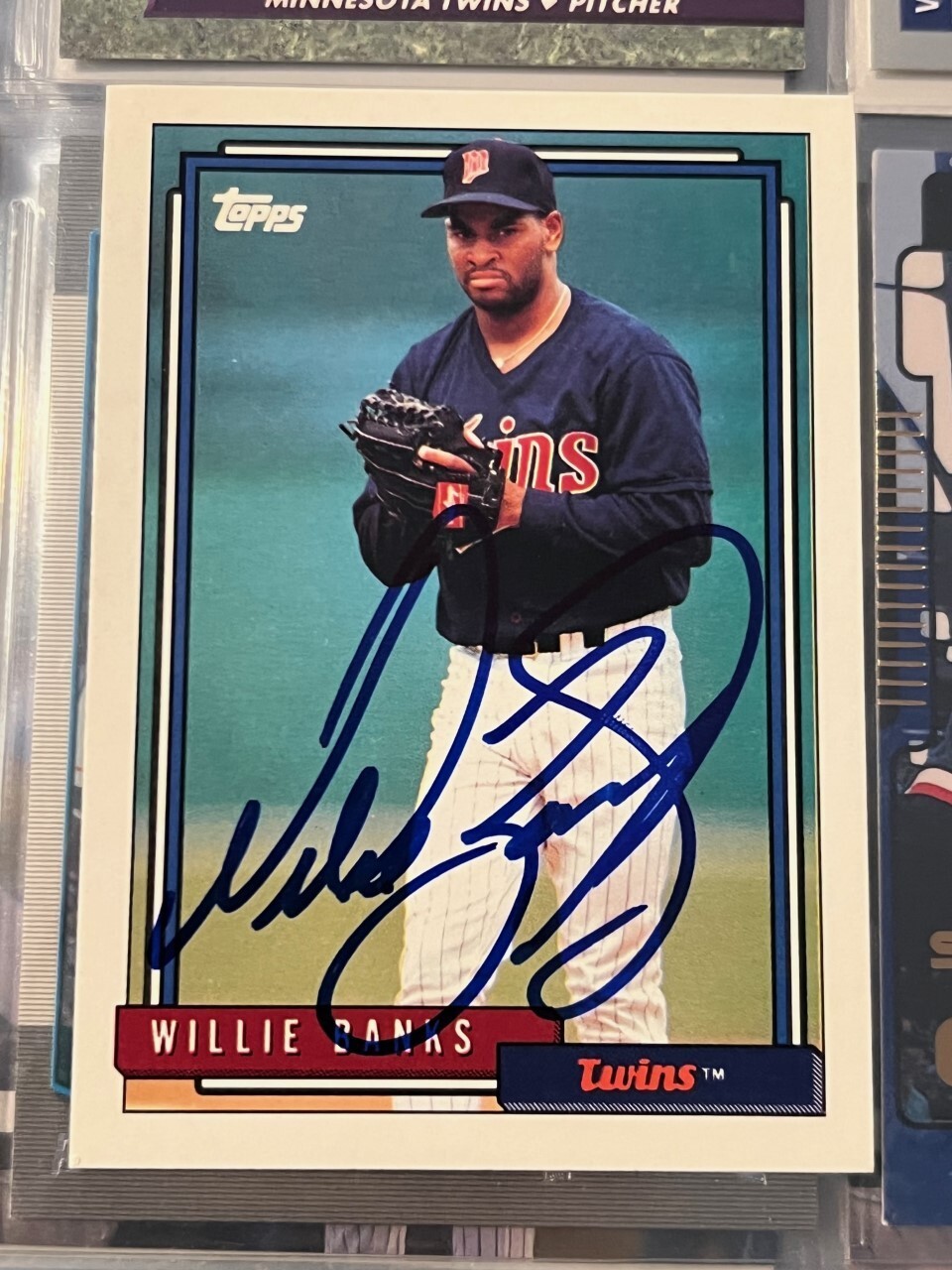 Willie Banks signed autographed 1992 Topps Baseball Card Minnesota Twins #747
