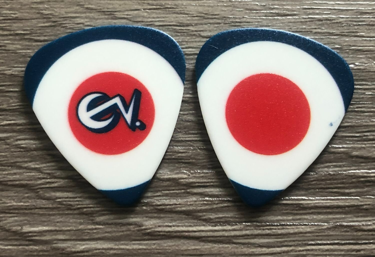 EDDIE VEDDER PEARL JAM GUITAR PICK EV BULLSEYE w/VIDEO OF EDDIE GIVING IT TO ME
