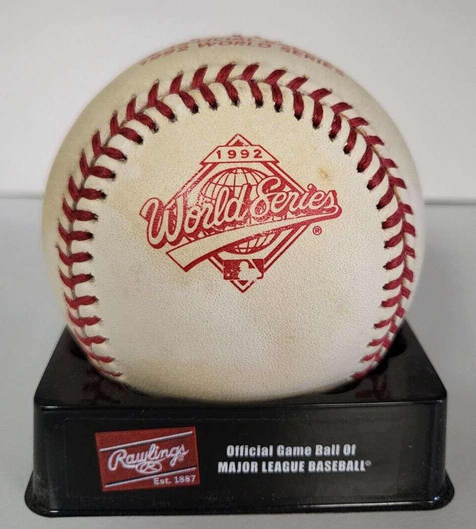 1992 OFFICIAL WORLD SERIES UNSIGNED RAWLINGS BASEBALL COLLECTIBLE MEMORABILIA