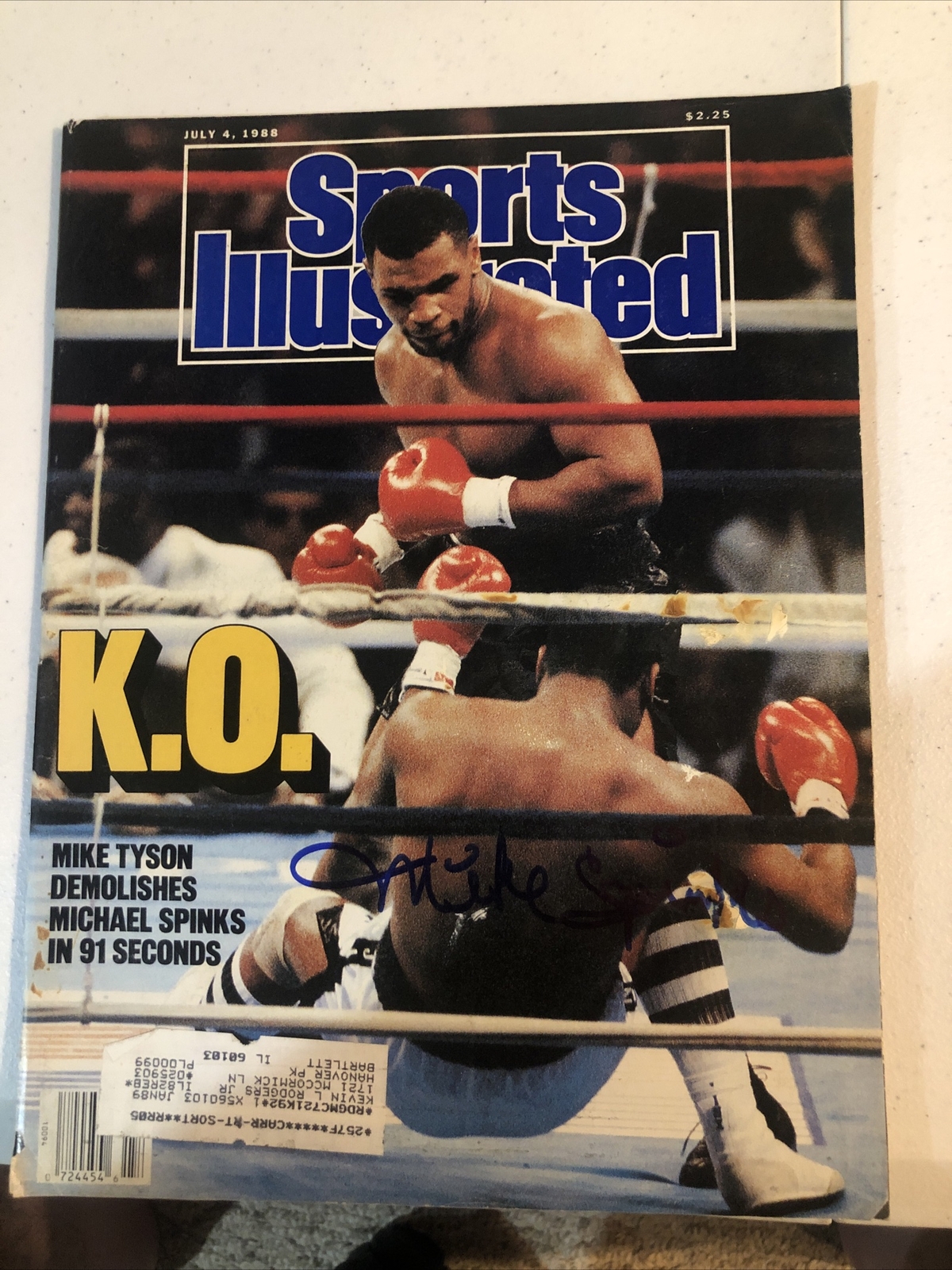 MIKE SPINKS SIGNED AUTOGRAPH SPORTS ILLUSTRATED MAGAZINE BOXING CHAMP COA