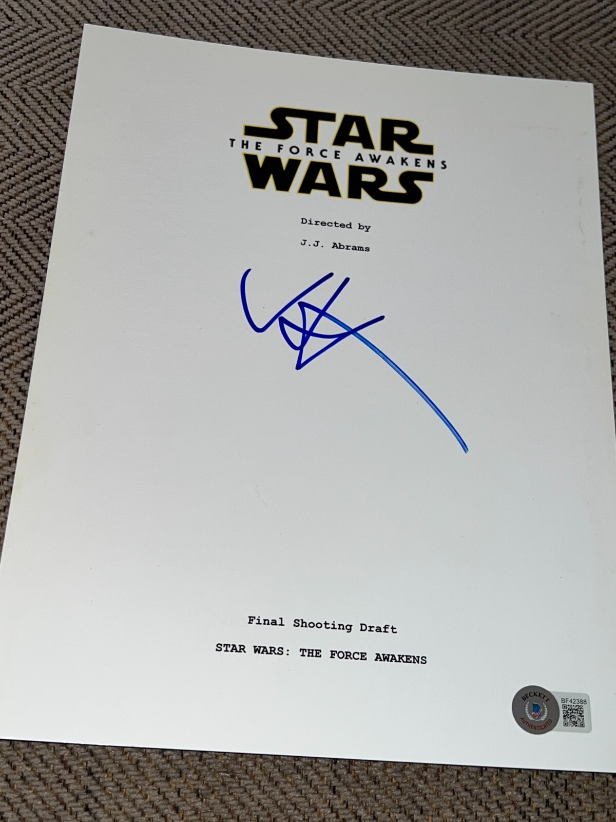 JJ ABRAMS SIGNED AUTOGRAPH MOVIE SCRIPT STAR WARS FORCE AWAKENS BECKETT BAS COA
