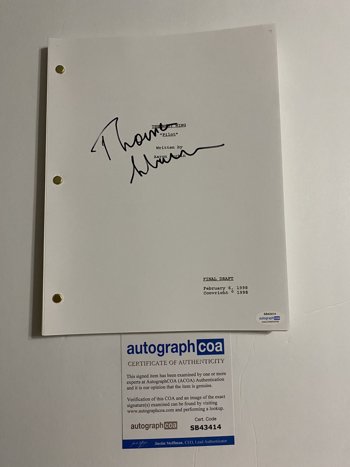 Thomas Schlamme The West Wing signed autograph full pilot script director ACOA
