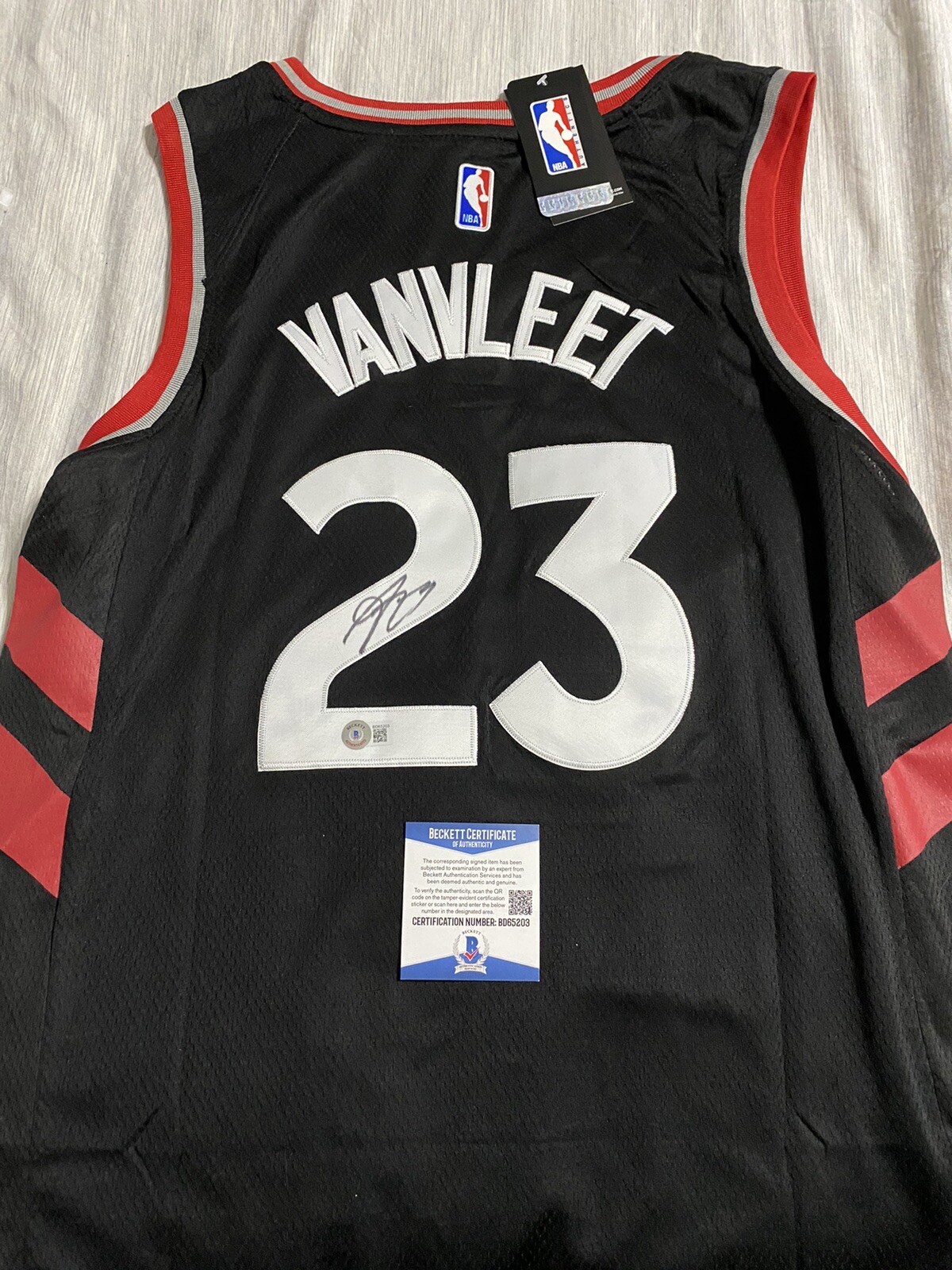 Fred VanVleet Toronto Raptors autograph signed jersey Beckett COA Star
