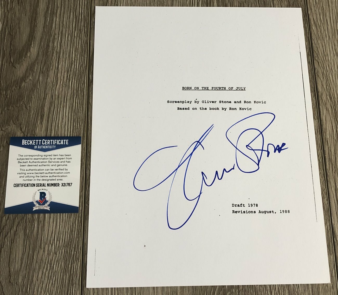 OLIVER STONE SIGNED BORN ON THE FOURTH OF JULY SCRIPT w/EXACT PROOF BECKETT COA
